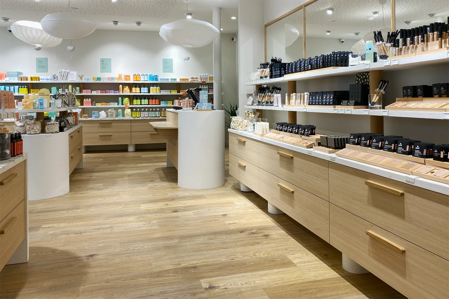 Aménagement d’une boutique AVRIL cosmétiques Bio