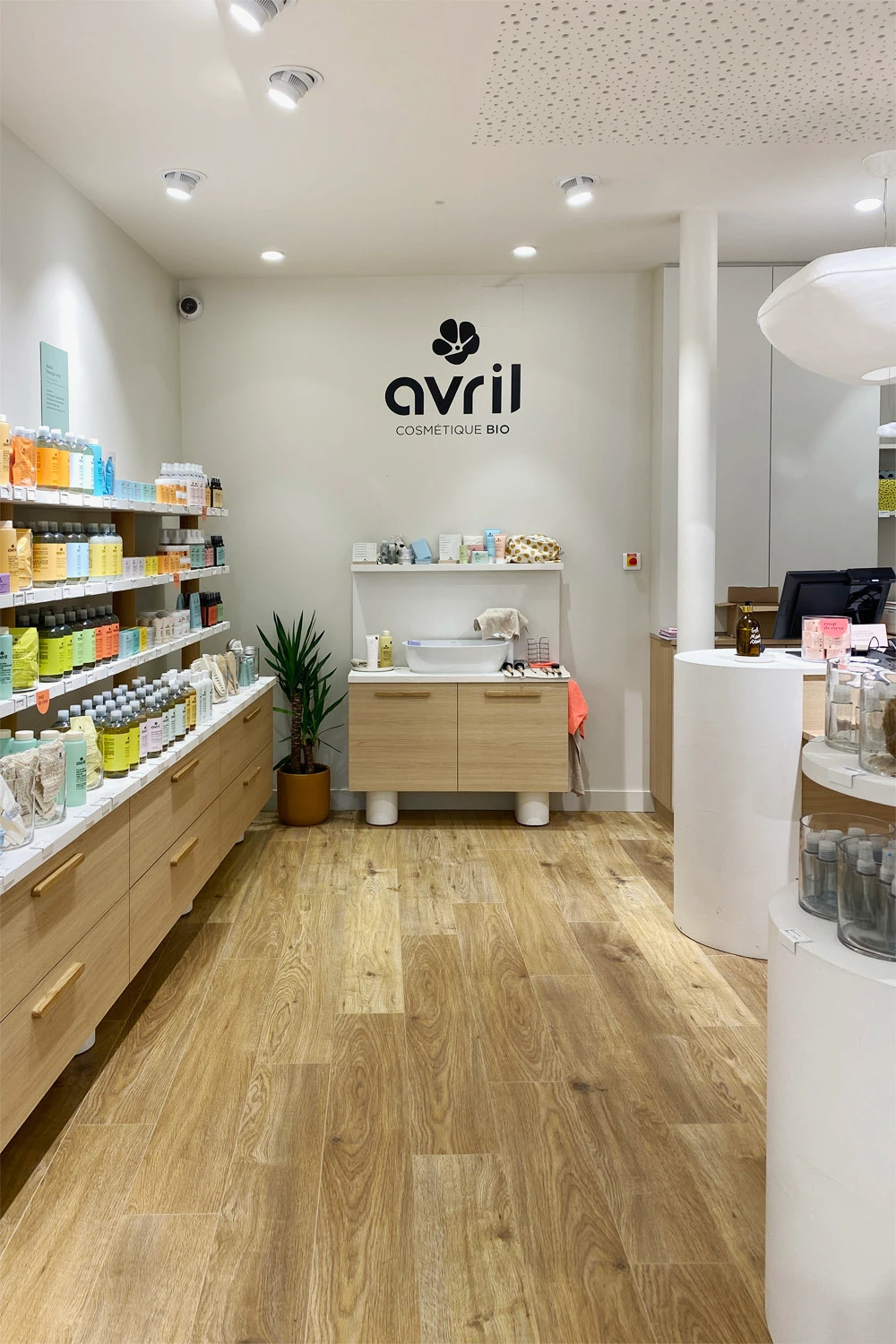 Aménagement d’une boutique AVRIL cosmétiques Bio